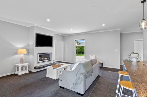 Photo of property in 25 Gladys Place, Levin, 5510
