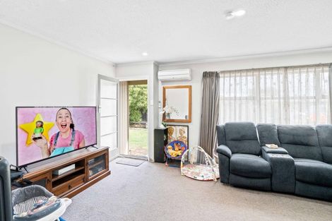 Photo of property in 2a Skerten Avenue, Hornby, Christchurch, 8042