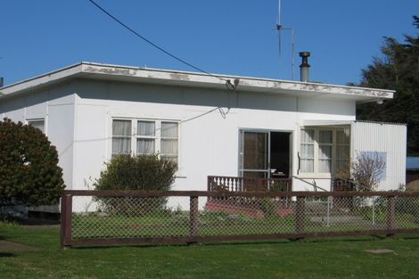 Photo of property in 2 Norton Street, Foxton Beach, Foxton, 4815