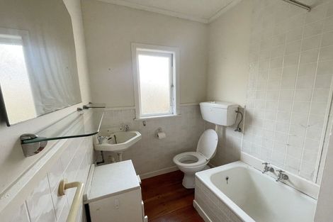 Photo of property in 257 Red Hills Road, Massey, Henderson, 0782