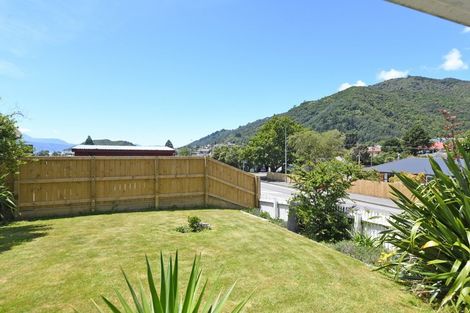 Photo of property in 39 Wairau Road, Picton, 7220