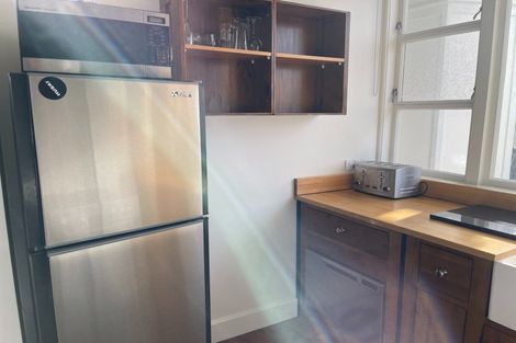Photo of property in Newman Court Apartments, 2 Newman Terrace, Thorndon, Wellington, 6011