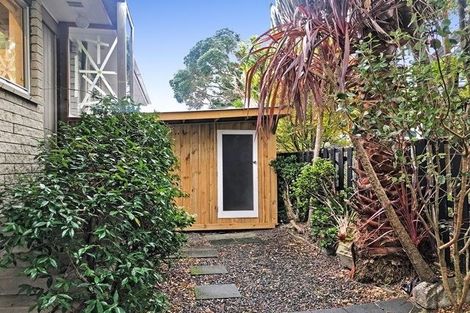 Photo of property in 1/7 Lingham Crescent, Torbay, Auckland, 0630