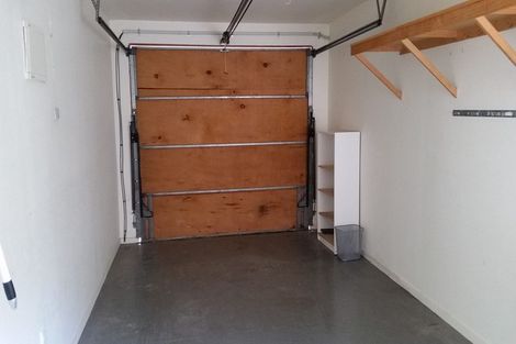 Photo of property in 28 Lawson Place, Mount Victoria, Wellington, 6011