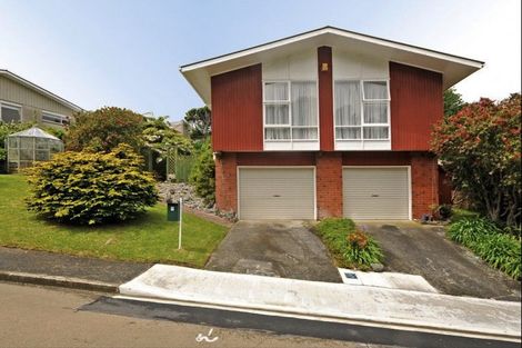 Photo of property in 6 Churton Drive, Churton Park, Wellington, 6037
