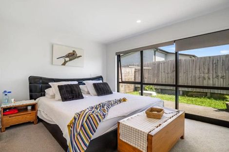 Photo of property in 7 Poutawa Lane, Clarks Beach, 2122