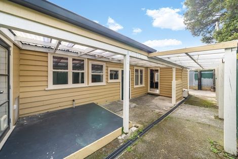 Photo of property in 19 Moores Valley Road, Wainuiomata, Lower Hutt, 5014