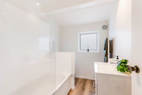 Photo of property in 5/29 Main Road, Tawa, Wellington, 5028