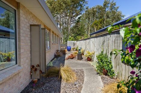 Photo of property in 106 Weggery Drive, Waikanae Beach, Waikanae, 5036