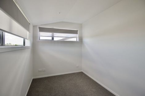 Photo of property in 5/94 Target Road, Totara Vale, Auckland, 0629
