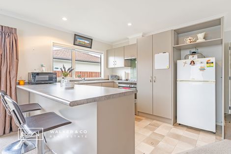 Photo of property in 8 Woodland Mews, Wainuiomata, Lower Hutt, 5014