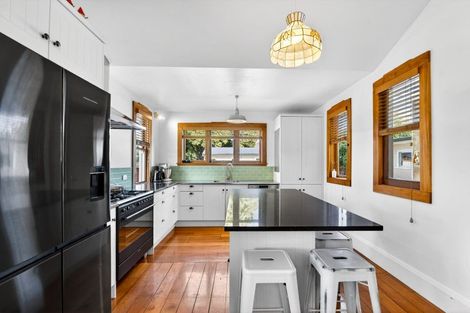 Photo of property in 76 Vigor Brown Street, Napier South, Napier, 4110