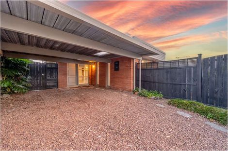 Photo of property in 2/310 Bucklands Beach Road, Bucklands Beach, Auckland, 2012