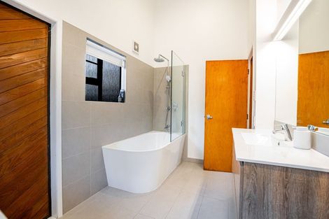 Photo of property in 153 Luckens Road, West Harbour, Auckland, 0618