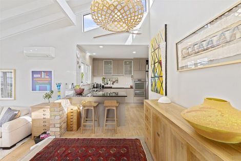 Photo of property in 2/5 Colmar Road, Mellons Bay, Auckland, 2014