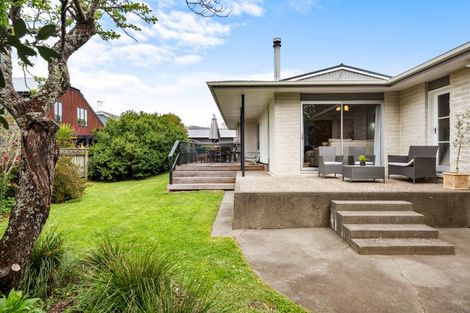 Photo of property in 37 James Cook Street, Havelock North, 4130