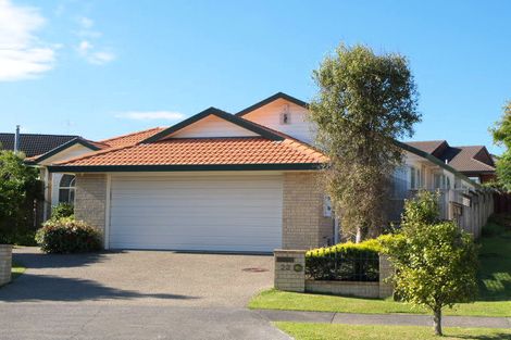 Photo of property in 23 Matterhorn Crescent, Northpark, Auckland, 2013