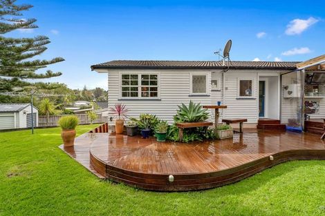 Photo of property in 43 Cranston Street, Torbay, Auckland, 0632