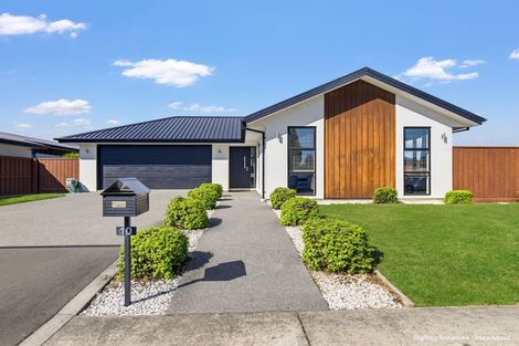 Photo of property in 10 Shillingford Boulevard, Rolleston, 7615