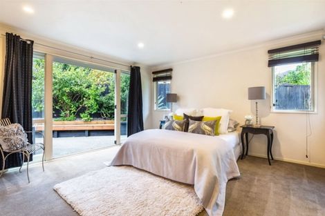 Photo of property in 8 Red Oak Place, Schnapper Rock, Auckland, 0632