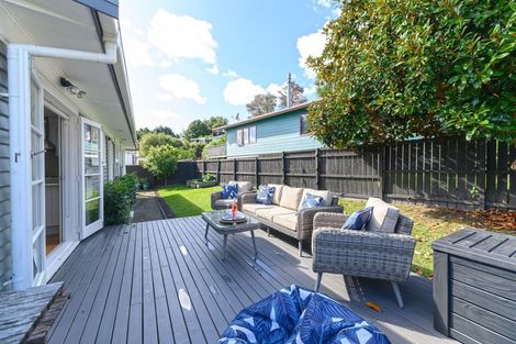 Photo of property in 1/48 Bond Crescent, Forrest Hill, Auckland, 0620