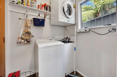 Photo of property in 30a Cheltenham Terrace, Newlands, Wellington, 6037