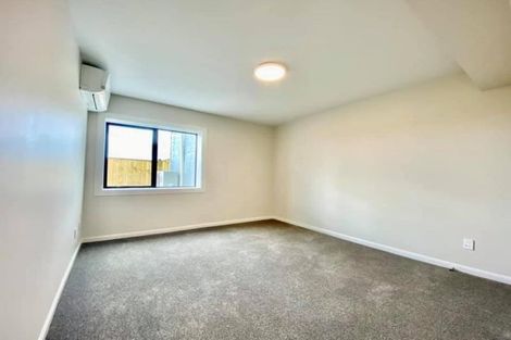 Photo of property in 25 Colliston Rise, Pinehill, Auckland, 0632