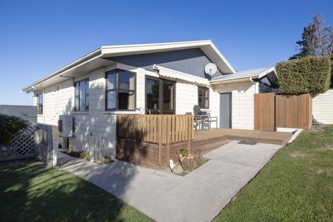 Photo of property in 2 Solway Street, Holmes Hill, Oamaru, 9401