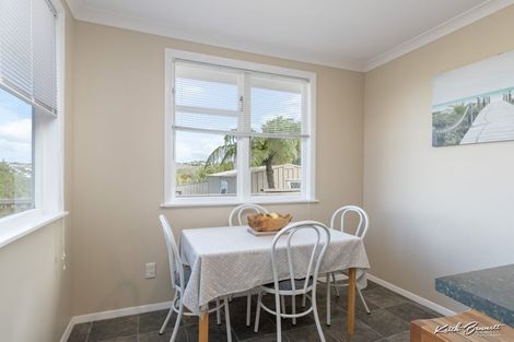 Photo of property in 11 Penguin Grove, Waitangirua, Porirua, 5024