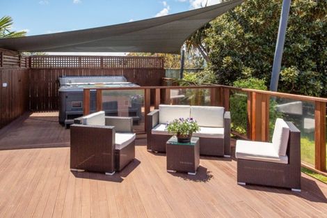 Photo of property in 47 Quadrant Heights, Paraparaumu, 5032