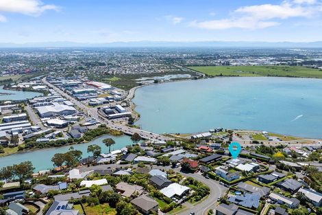 Photo of property in 63 Te Awakura Terrace, Mount Pleasant, Christchurch, 8081