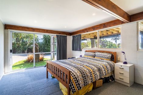 Photo of property in 769 East Coast Road, Northcross, Auckland, 0630