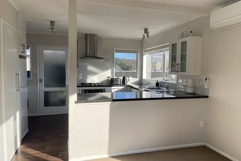 Photo of property in 28a Roband Crescent, Brown Owl, Upper Hutt, 5018