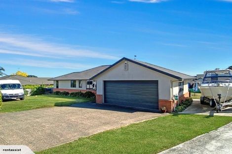 Photo of property in 13 Bayview Drive, Waiuku, 2123