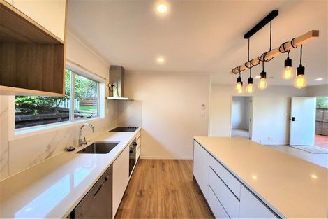 Photo of property in 34 Camelot Place, Glenfield, Auckland, 0629