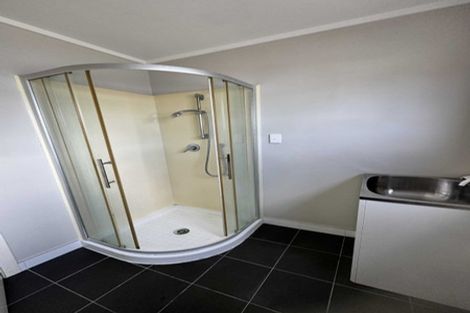 Photo of property in 2/14 Swan Crescent, Pakuranga, Auckland, 2010