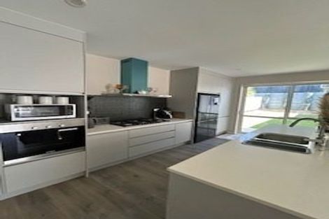 Photo of property in 15 Ahorangi Road, Silverdale, 0932