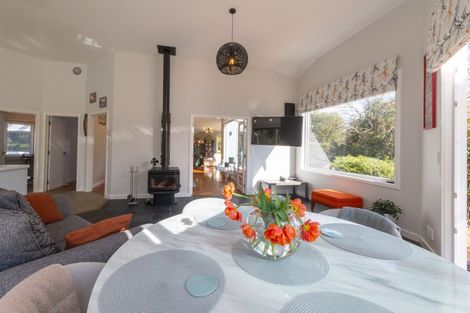 Photo of property in 6 Polson Hill Drive, Aokautere, Palmerston North, 4471