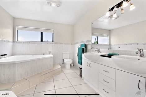 Photo of property in 103 Hugh Green Drive, Pinehill, Auckland, 0632