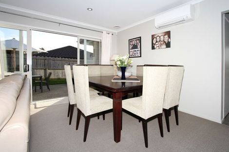 Photo of property in 25 Saltwood Street, Red Beach, 0932