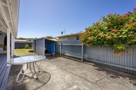 Photo of property in 2/10 Wilford Street, Wallaceville, Upper Hutt, 5018