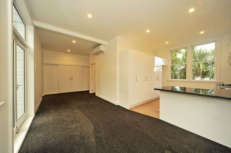 Photo of property in 343 The Terrace, Te Aro, Wellington, 6011