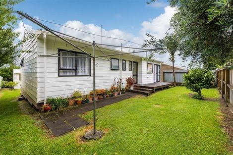 Photo of property in 2/10 Hutchinson Avenue, New Lynn, Auckland, 0600