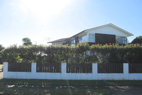 Photo of property in 120 Cascades Road, Pakuranga Heights, Auckland, 2010