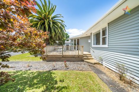 Photo of property in 2 Molloys Road, Te Marua, Upper Hutt, 5018
