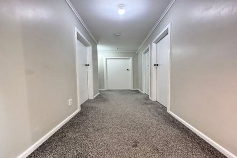 Photo of property in 8 Kerry Place, Papakura, 2110