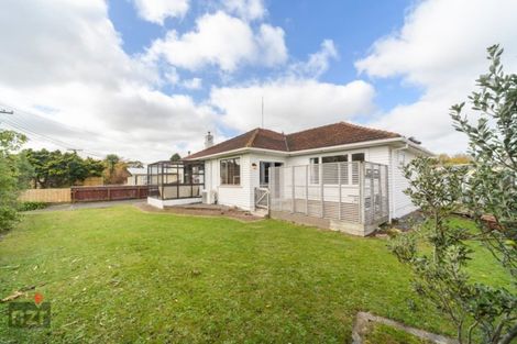 Photo of property in 5 Churchill Avenue, Feilding, 4702
