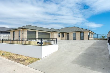 Photo of property in 33 Magnolia Crescent, Tawhero, Whanganui, 4501