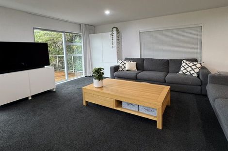 Photo of property in 2/57 Aeroview Drive, Beach Haven, Auckland, 0626
