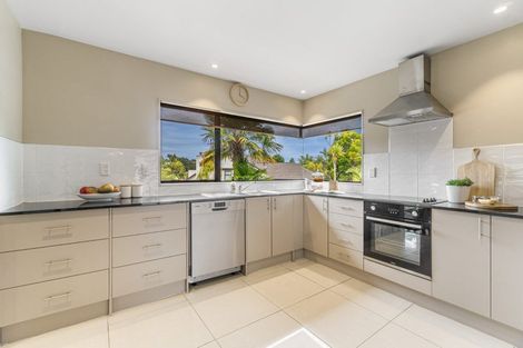 Photo of property in 73m Park Rise, Campbells Bay, Auckland, 0630